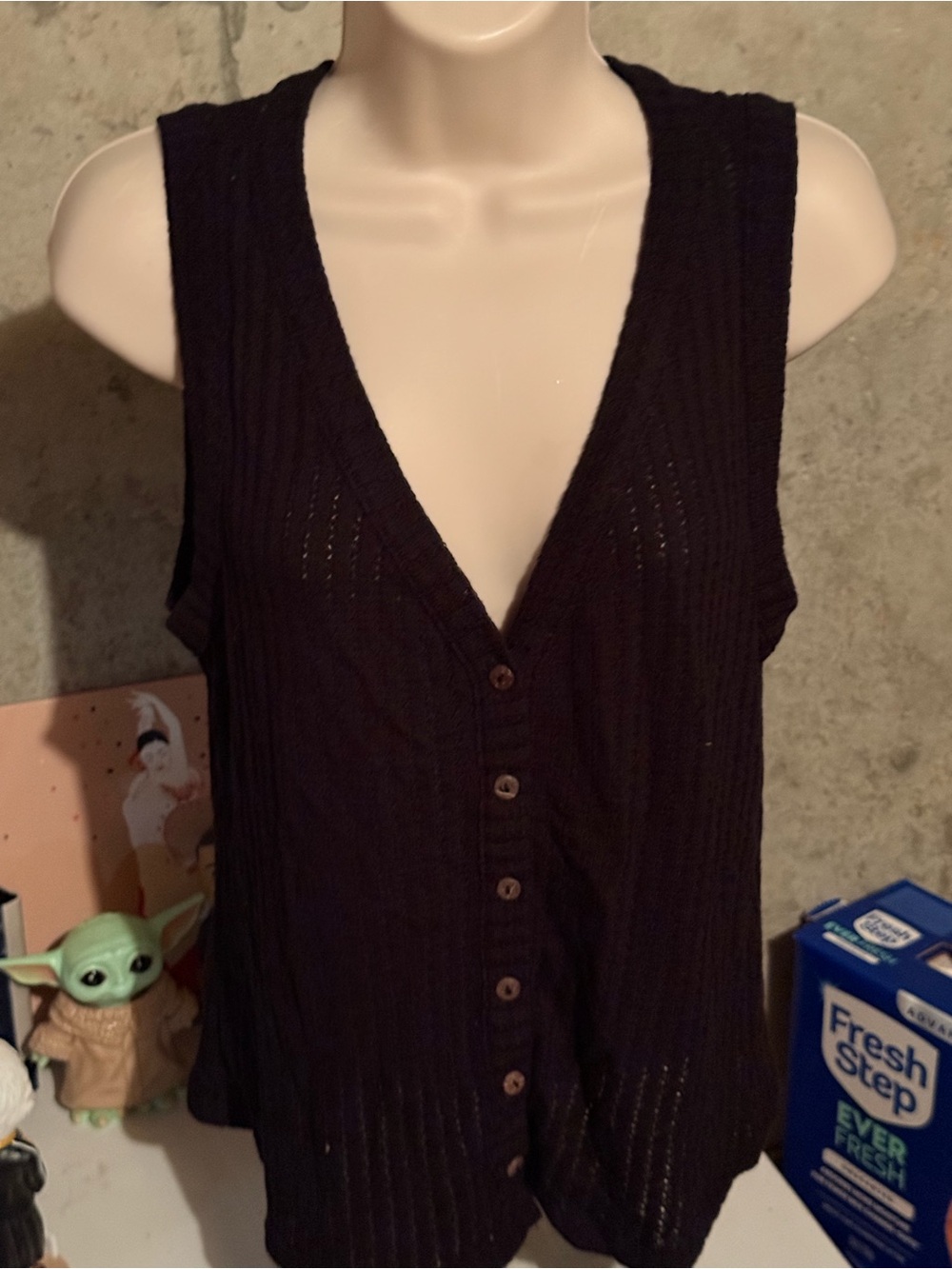 Gilli Black Sleeveless V-Neck Button-Front Knit Top